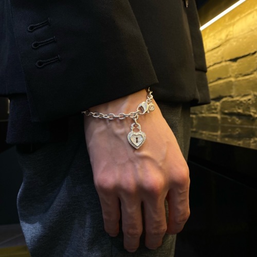 SMALL HEART LOCK CHARMED BRACELET Silver / Zirconia BRACELET