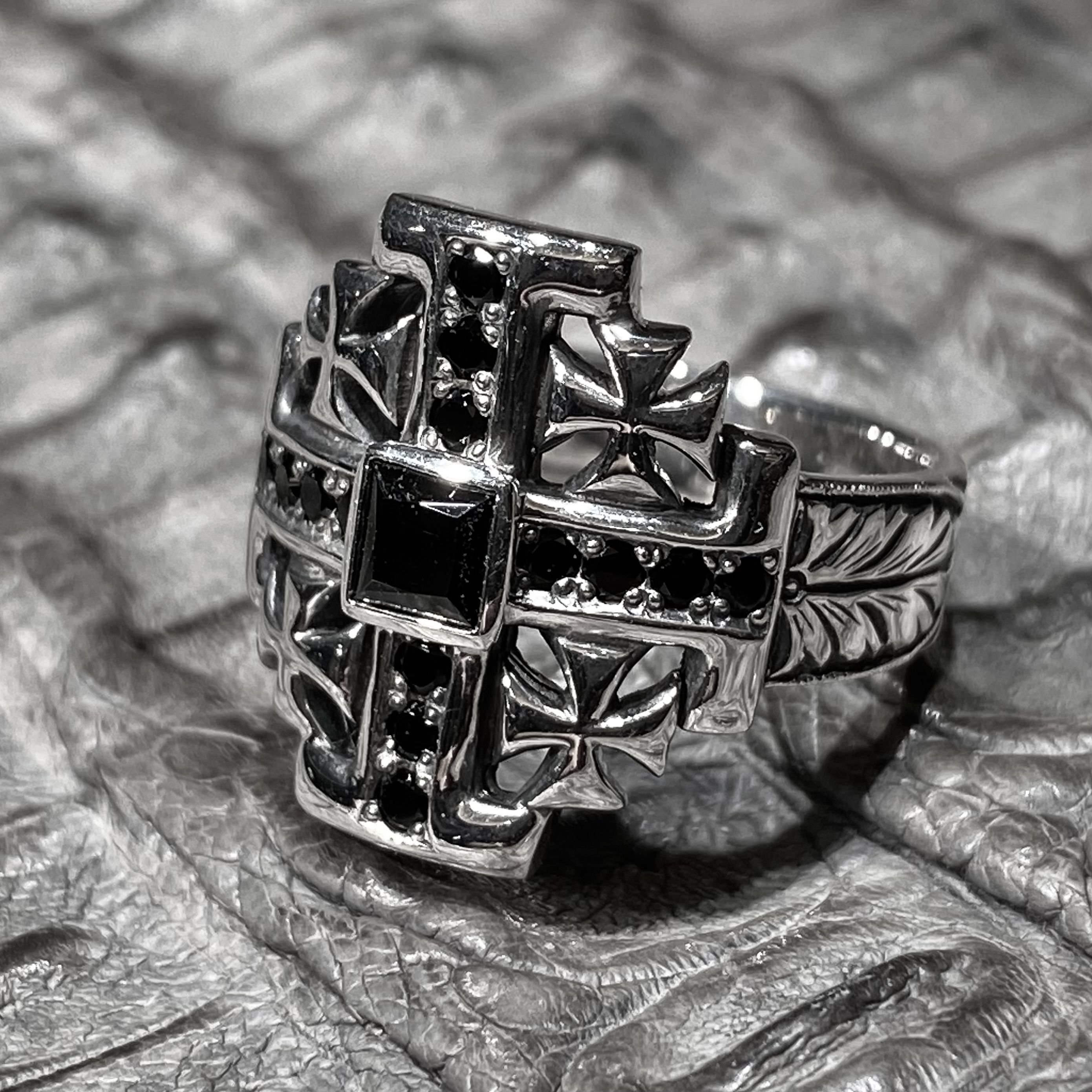 MALTESE CROSS RING / Silver / Black Zirconia / Oxidized RING