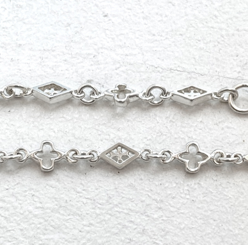 MIX OPEN GOTHIC / OPEN DIAMOND SHAPED / CROSS LINK CHAIN / Silver