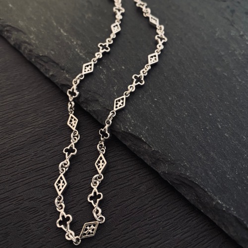 MIX OPEN GOTHIC / OPEN DIAMOND SHAPED / CROSS LINK CHAIN / Silver