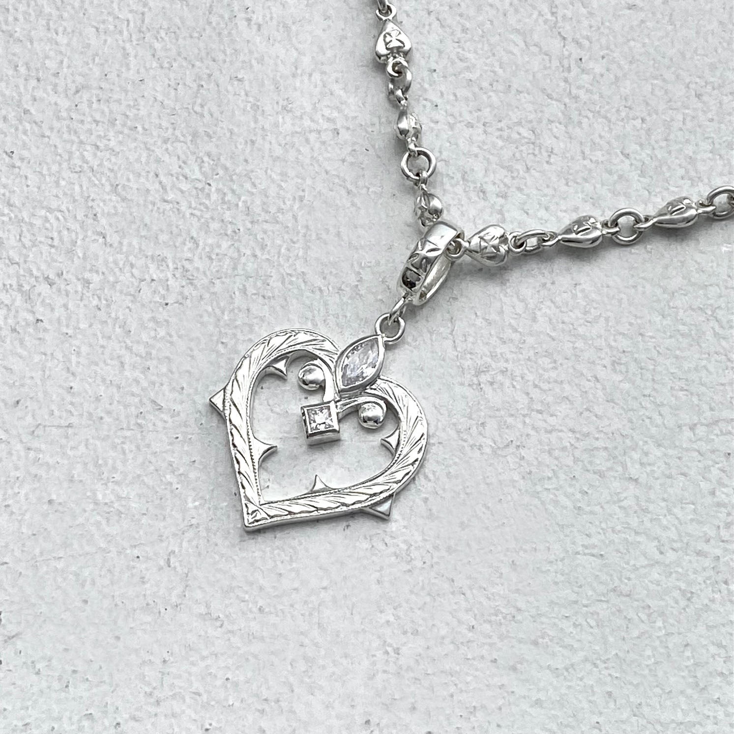 SMALL FDL GOTHIC HEART PENDANT Silver / Zirconia Pendant 