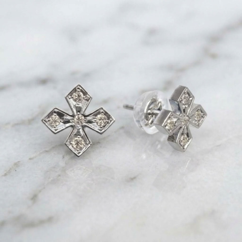 TINY ROUND STONE PRINCESS CROSS PIERCE 18k White Gold / DIAMONDS