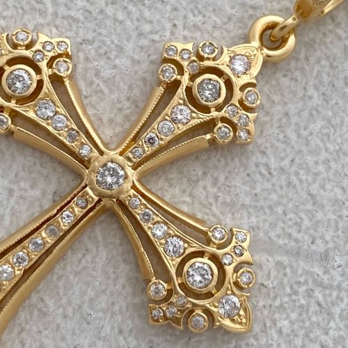 MEDIUM FANCY GOTHIC PENDANT 18k Yellow Gold / DIAMONDS