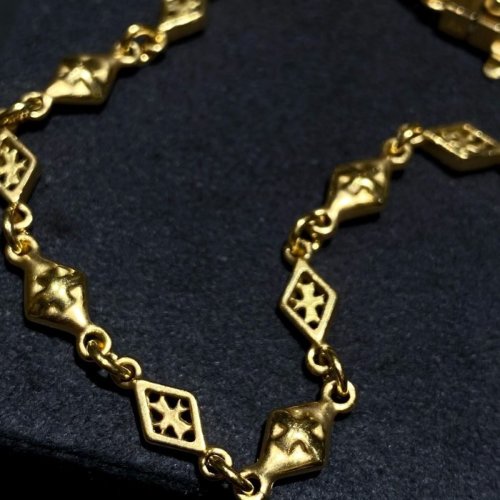 MIX DIAMOND SHAPED / CROSS OPEN / SOLID LINK CHAIN / 18k Yellow 