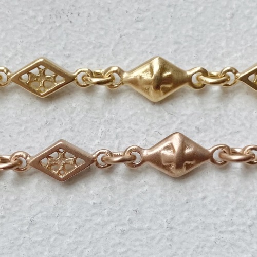 GOLDEN  ロコフリントロトッフスニカ 【関税込】 INITIAL WRAP COLLECTION