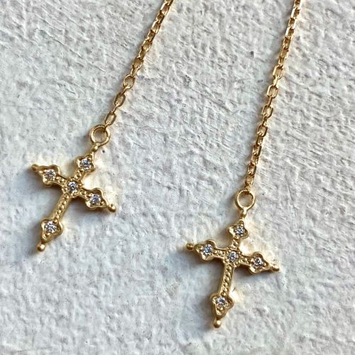 AMERICAN GOTHIC CROSS 18k Yellow Gold / DIAMONDS PIERCED EARRINGS