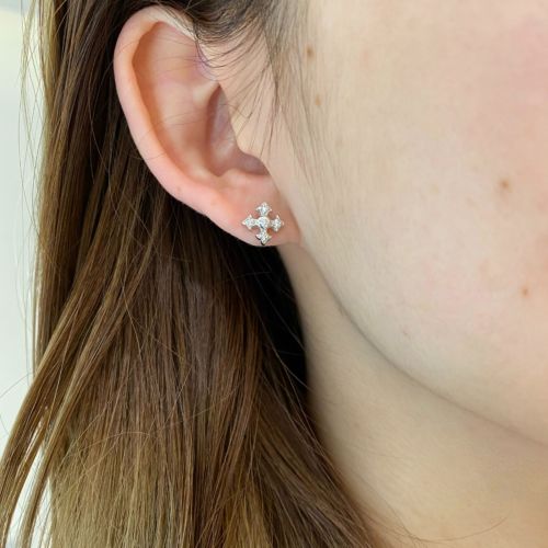 SMALL FANCY CROSS STUD PIERCE Silver / Zirconia pierced earrings 