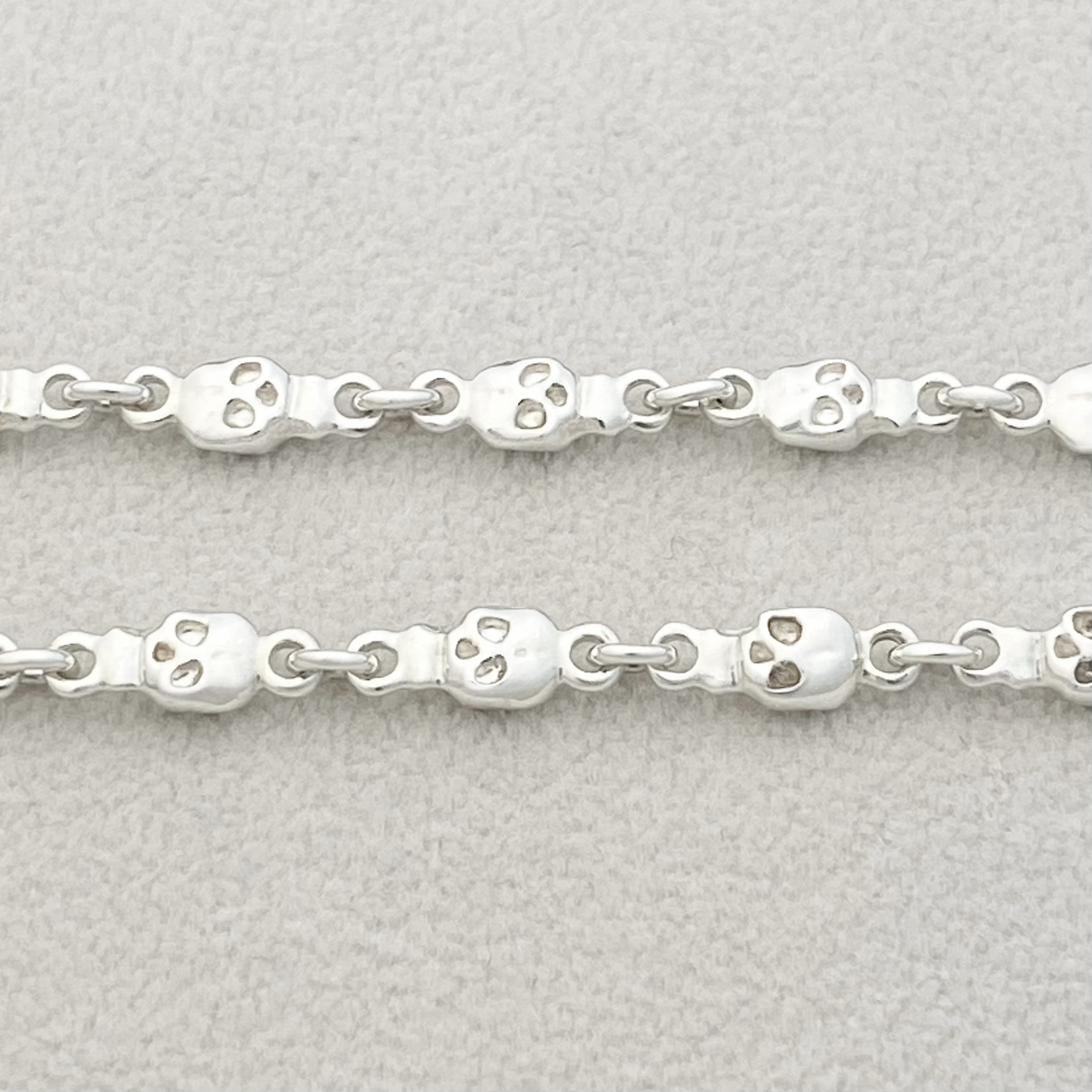 DOUBLE SIDED TINY SKULL LINK CHAIN / Silver / 7inch(18cm) BRACELET