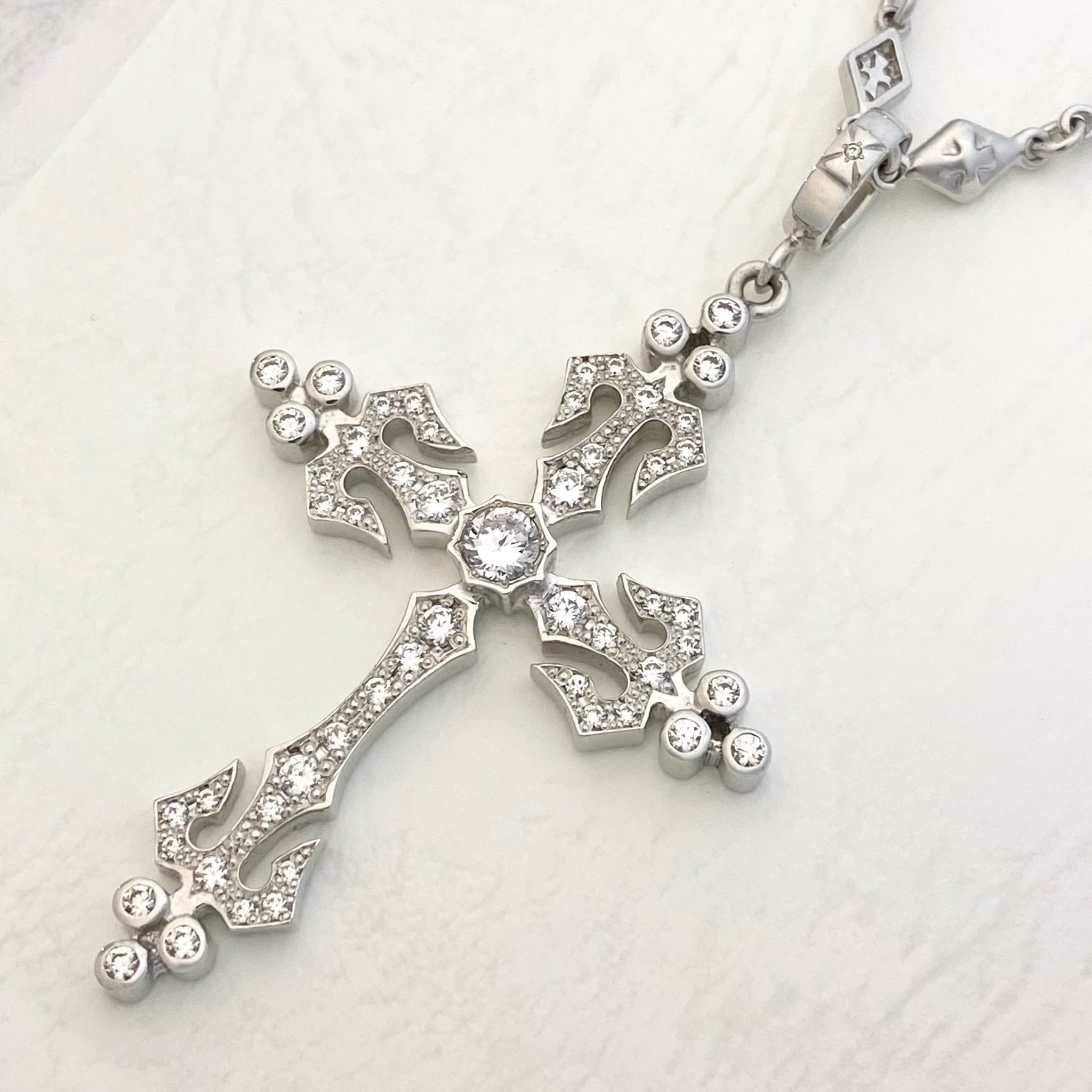 ANGEL CROSS PENDANT 18k White Gold / DIAMONDS PENDANT