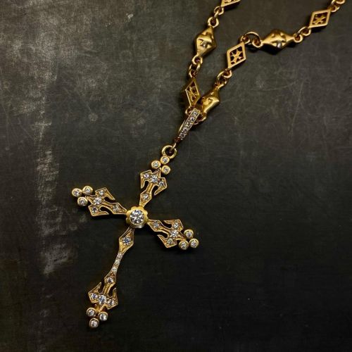 SMALL ANGEL CROSS PENDANT 18k Yellow Gold / DIAMONDS PENDANT