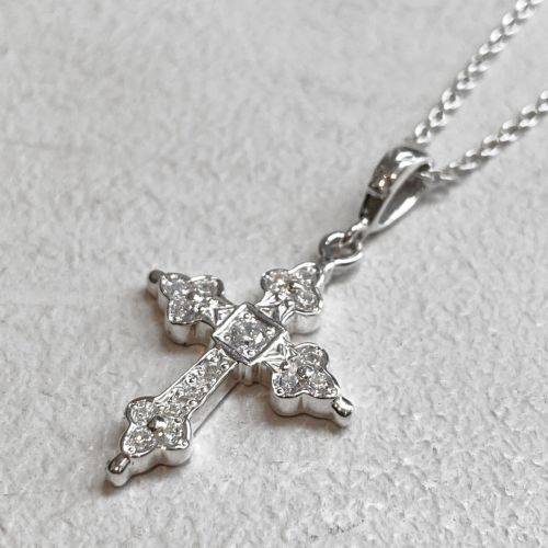 MINI GOTHIC CROSS NECKLACE Silver / Zirconia Necklace（ネックレス） Loree Rodkin  Official Shop