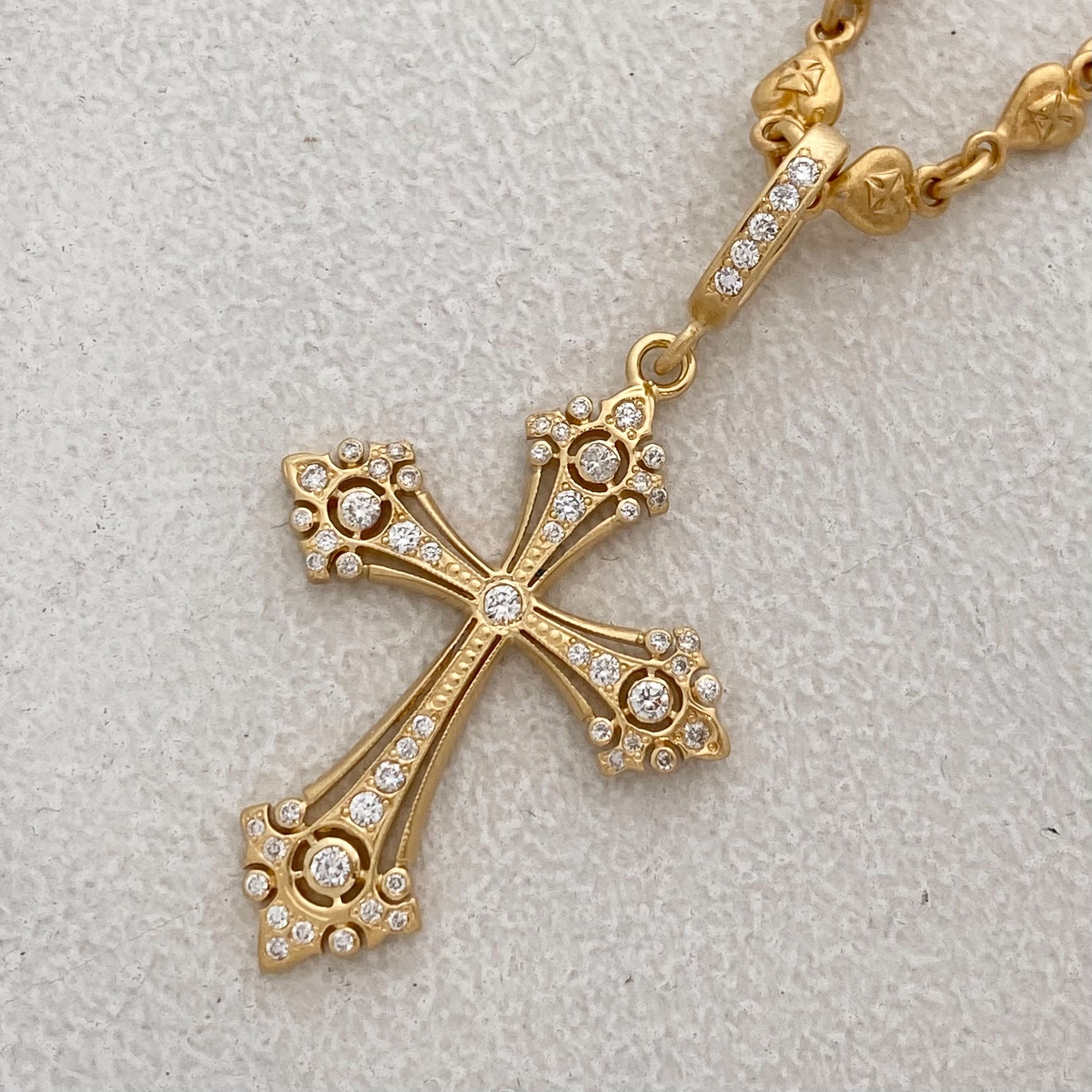 MINI ENGRAVED GOTHIC CROSS POINTY ARMS PENDANT 18k Yellow Gold / DIAMONDS