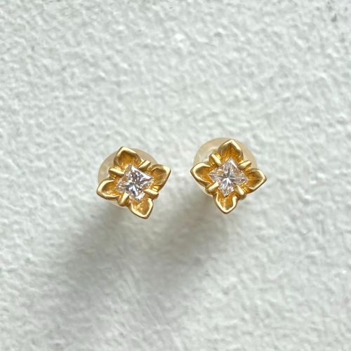 LOTUS PIERCE 18k Yellow Gold / DIAMONDS pierced earrings（ピアス