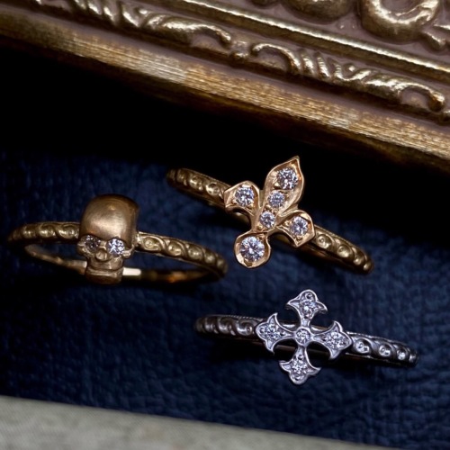SKULL RING / 18k Yellow Gold / DIAMONDS ON EYES RING（リング