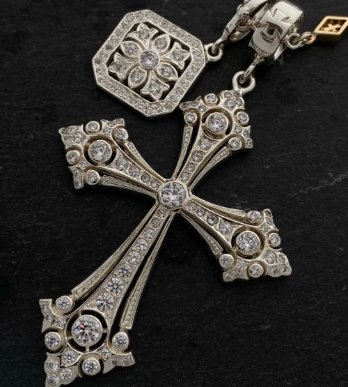 LARGE ALL PAVE FANCY GOTHIC CROSS POINTY ARMS PENDANT Silver