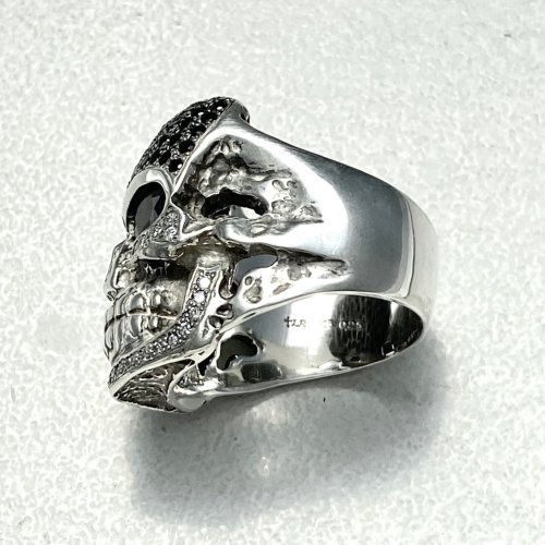 GIANT SKULL HEAD RING / IRREGULAR PAVE / Silver / Black Zirconia 