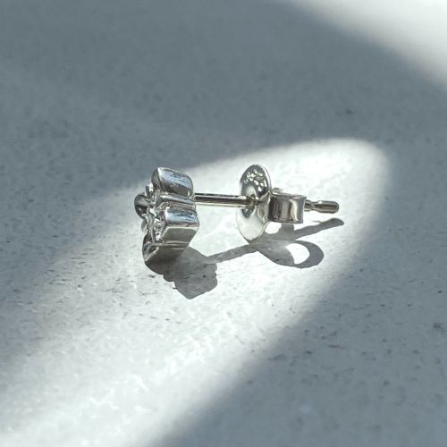 LOTUS PIERCE Silver / Zirconia PIERCED EARRINGS（ピアス