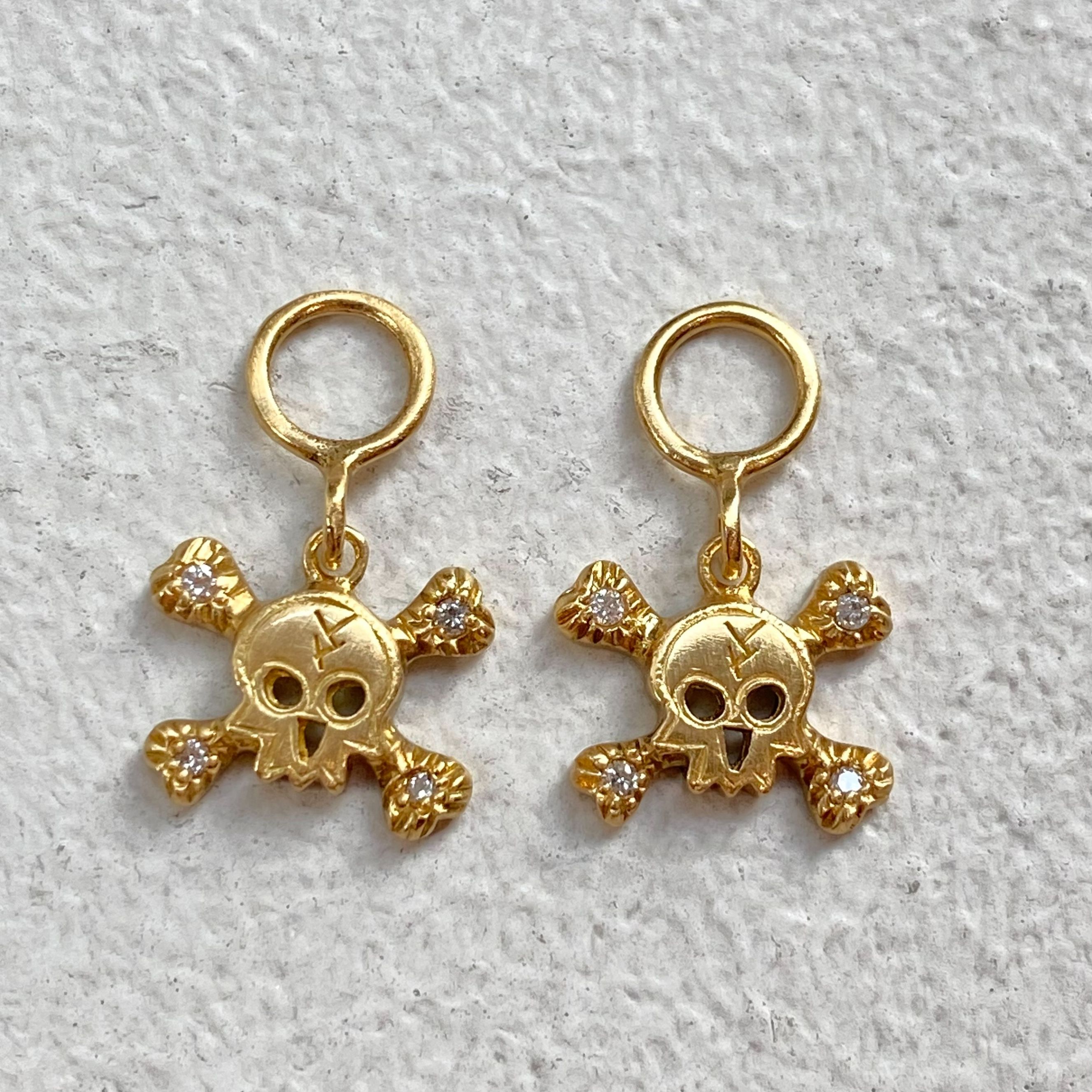 SMALL BONES SKULL PIERCE CHARM 18k Yellow Gold / DIAMONDS pierced