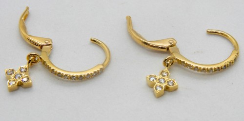 PRONG SET EARWIRES SMALL PRINCESS CROSS 18k Yellow Gold / DIAMONDS