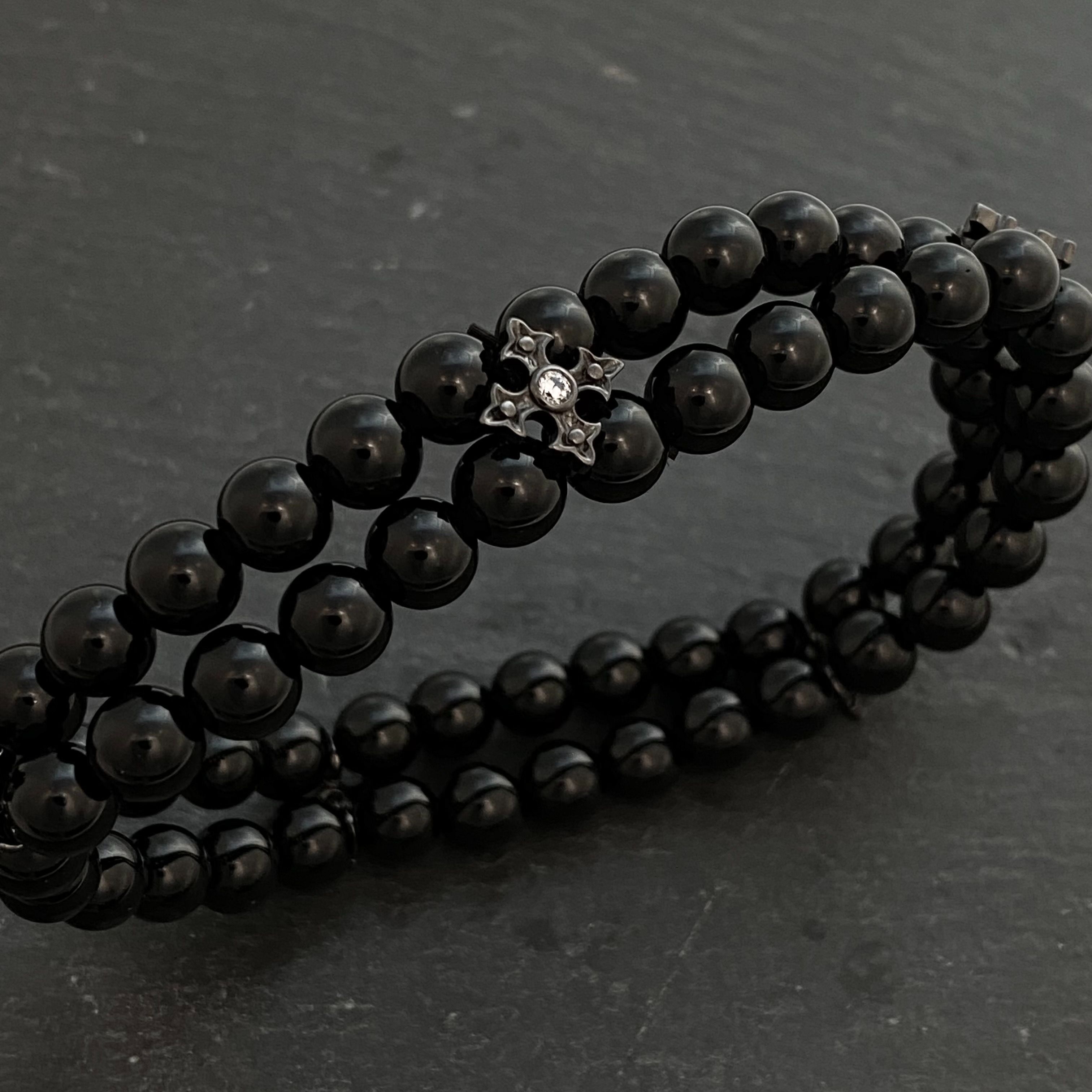 DBL STRAND VRS BEADS/FANCY CROSS APPLIQUES / SILVER / ONYX / BLACK